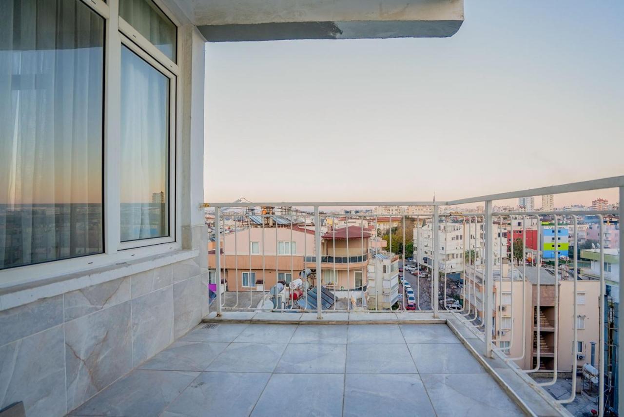 Central And Comfy Flat With Balcony In Muratpasa Antália Exterior foto