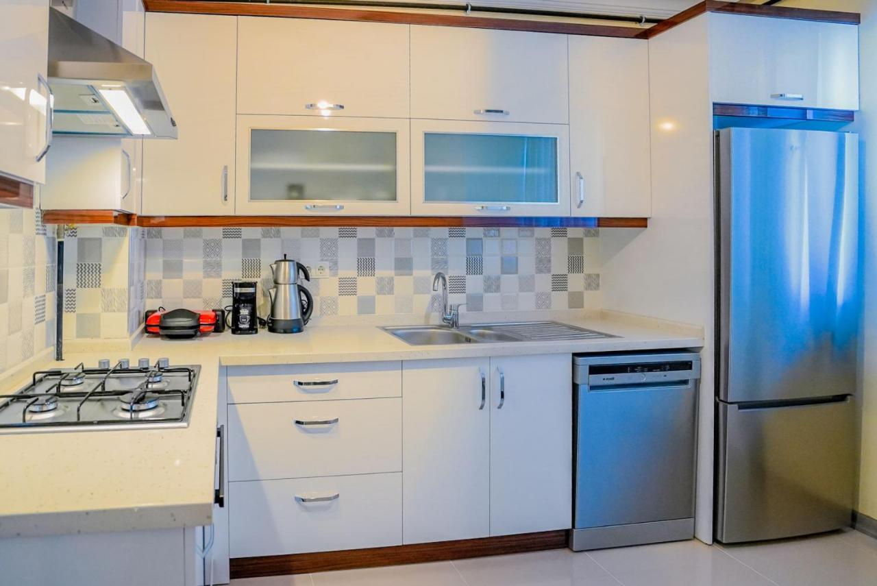 Central And Comfy Flat With Balcony In Muratpasa Antália Exterior foto